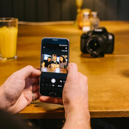 Canon EOS 2000D + EF-S 18-55mm III Lens - Easy-to-use DSLR Camera with a Versatile Lens, Ideal for Portraits and Landscapes